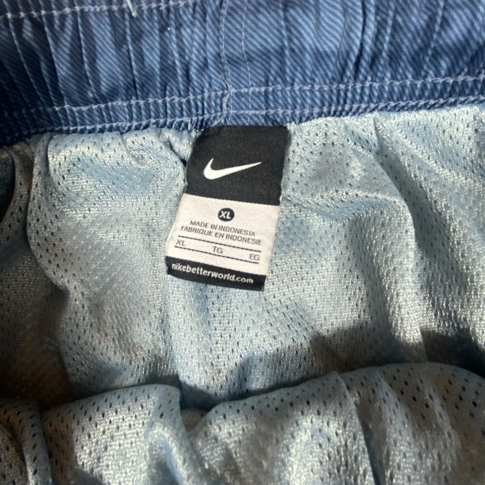 NIKE Swim Shorts XL Big Swoosh Mesh Lined Nylon Pockets Athletic Beach Fish Surf